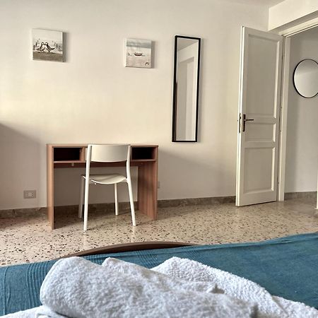 Lorenzo'S House Catania City Centre - Comfortable Large Apartment With 2 Bedrooms And 2 Baths, Close To Trains, Metro And Bus Station Εξωτερικό φωτογραφία